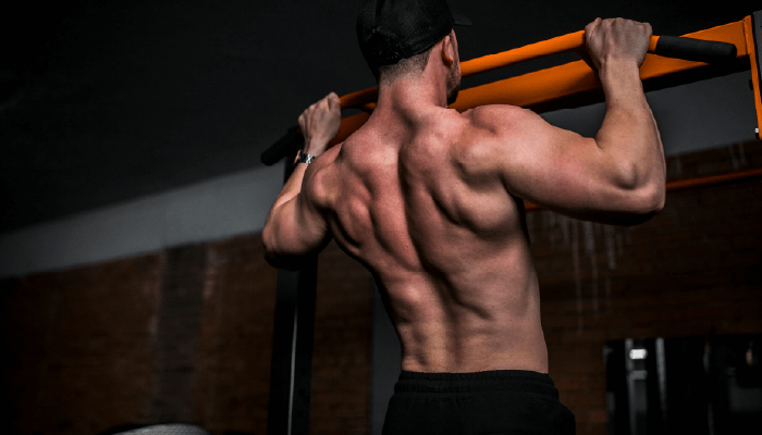Trazioni alla sbarra (pull-ups): guida tecnica